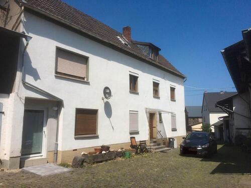 Foto - Bauernhof mit Nebengebäuden - 349.000,00&nbsp;EUR Kaufpreis, ca.&nbsp; 200,00&nbsp;m&sup2;