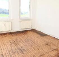 Sehr dörflich liegende große helle 3 Zi.-Whg. mit Dusch-Badewanne, Garten und Kfz.-Stell-Plätzen! - Hessisch Oldendorf