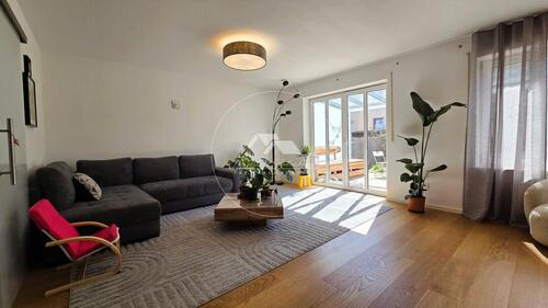 Foto - Stilvolle Doppelhaushälfte mit Kamin, großem Garten & gehobener Ausstattung