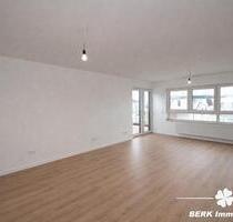 BERK Immobilien – Exklusives Wohnen mit eigenem Gartenbereich - TOP-sanierte 4-Zimmerwohnung - Sulzbach am Main