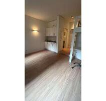 Helle 1-Zimmer-Studentenwohnung in Top-Lage, nur wenige Schritte vom Rhein-Center Köln! [VAC-21196]