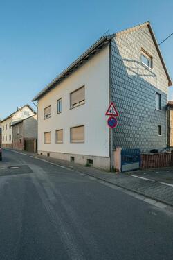 Foto - Bauernhaus mit Nebengebäuden und großem Grundstück nahe Wiesbaden
