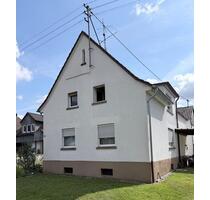 Altes Haus mit guter Substanz. - 300.000,00&nbsp;EUR Kaufpreis, ca.&nbsp; 135,00&nbsp;m&sup2; in Hennef (Sieg) (PLZ: 53773)