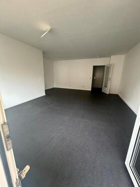 Foto - 4 Raum Wohnung zu vermieten mit Balkon und PKW Stellplatz