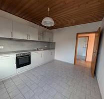 Helle 2,5-Zimmer Wohnung mit Balkon: Bad, WC & Einbauküche neu! - Haundorf