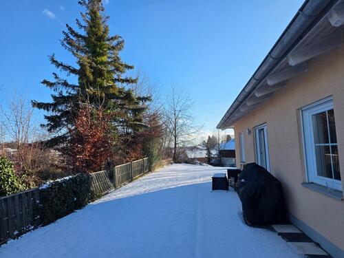 Foto - 2-Zimmer Erdgeschoss-Einliegerwohnung mit Terrasse, Stellplatz ab sofort zu vermieten