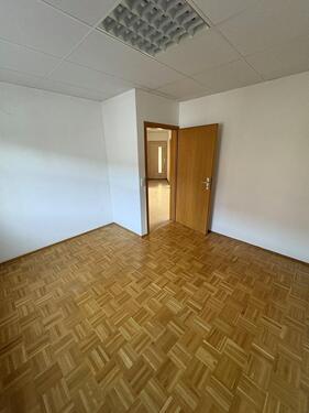 Foto - geräumige Bürofläche - 485,00&nbsp;EUR Kaltmiete, ca.&nbsp; 7,00&nbsp;m&sup2;