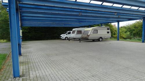 Foto - Wohnmobil,Wohnwagen,Stellplatz,Abstellplatz,Winterquartier,Boot