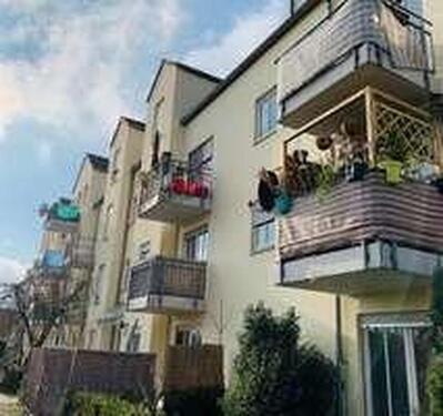 Foto - Geräumige 1-Zimmer-Wohnung mit Balkon und Tiefgaragenstellplatz