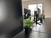 Foto - Voll ausgestattete Arbeitsplätze und Büros im Co-Working-Space