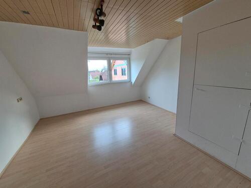 Foto - 3 Zimmer Dachgeschoßwohnung zur Miete in Gründau