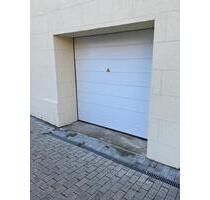 Garage mit elektrischem Tor & Fernbedienung, Limbach-O. - Limbach-Oberfrohna