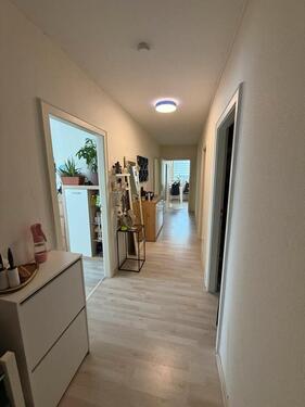 Foto - 3-Zimmer Wohnung. Ab 01.04 frei !