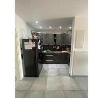 Schöne 3 Zimmer Wohnung mit Einbauküche, Balkon und Stellplatz und - Volkach