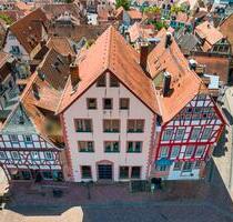 **Imposante großzügige 3-4 Zimmer-Wohnung mit EBK in der Kernstadt von Gelnhausen**