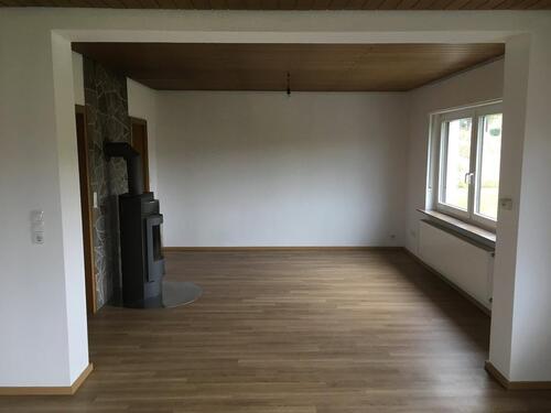 Foto - Wohnung zu vermieten 1. OG im Zweifamilienhaus