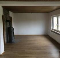 Wohnung zu vermieten 1. OG im Zweifamilienhaus - Urbach