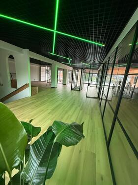 Foto - Moderne Showroom Ausstellungsfläche zur Untermiete – Loft-Büro