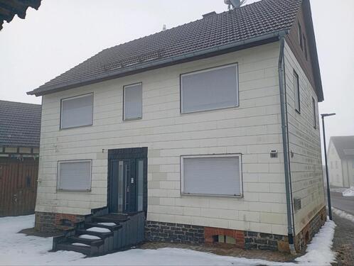 Foto - Bauernhaus mit Scheune und großem Garten
