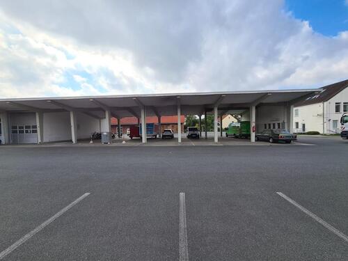 Foto - Überdachter Stellplatz, Parklatz für Pkw, Camper, Wohnmobil, Auto