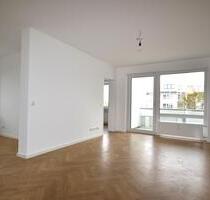 Großhadern- kernsanierte 2 Zimmer Wohnung mit Balkon - München