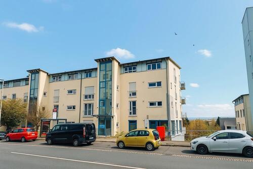 Foto - Frisch renovierte 3-Z-Whg Balkon Neue Küche & Bad Ausblick Garage