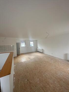 Foto - Gewerbehalle mit Büro 