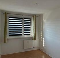 * Einzugsbereit ab April * Markise inklusive * - Halle (Saale) Halle-Neustadt