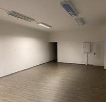 Ladenlokal in Warstein-Belecke - 700,00 EUR Kaltmiete, ca.  100,00 m² in Warstein (PLZ: 59581)