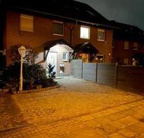 Charmantes Endhaus für Familien – mit großem, sonnigem Garten - Köln Rodenkirchen