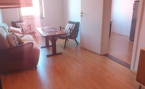 Foto - Renovierte, voll möblierte 69 qm DG Wohnung, 4 Zimmer, Küche, Bad