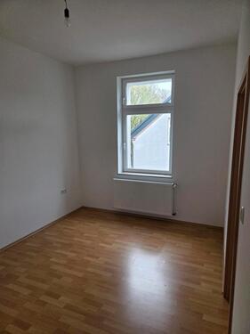 Foto - Helle 2 Zimmer-Wohnung für eine Festangestellte Arbeitende Person