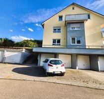 Helle und ruhige 3-Zimmer Wohnung mit Balkon und Einzelgarage - Mulfingen