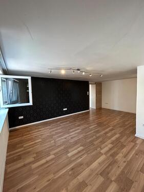 Foto - Gemütliche 4 Zimmer Wohnung - 900,00 EUR Kaltmiete,