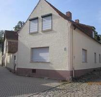 Einfamilienhaus mit Garten und Garage in Schneidlingen zu vermiet - Hecklingen