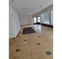 Ladenlokal mit Büro - 880,00&nbsp;EUR Kaltmiete, ca.&nbsp; 140,00&nbsp;m&sup2; in Sulzbach (Saar) (PLZ: 66280)