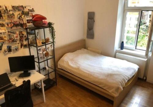 Foto - 3 Zimmer WG, 15qm, Vollmöbeliert, Porsche vor der Haustür