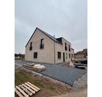 Moderne Neubau-DHH (links) in Mühlen zu vermieten - Erstbezug - Steinfeld (Oldenburg)