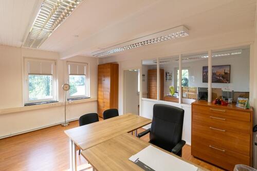 Foto - Kompaktes Büro in Korschenbroich – modern, hell
