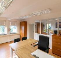 Kompaktes Büro in Korschenbroich – modern, hell