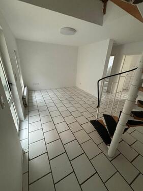 Foto - Helle Maisonette-Wohnung mit 3 Zimmern, WG-geeignet zu vermieten