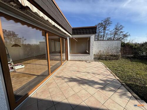 Foto - Lichtdurchflutetes Wohnen auf einer Ebene: Gepflegter Bungalow mit großem Garten und Partykeller