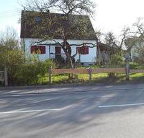 Haus mit eingewachsenen Garten Ortsrand - Walkertshofen