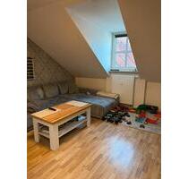 3-Raum Wohnung Dachgeschoss - 560,00&nbsp;EUR Kaltmiete, ca.&nbsp; 56,00&nbsp;m&sup2; in Hildburghausen (PLZ: 98646)