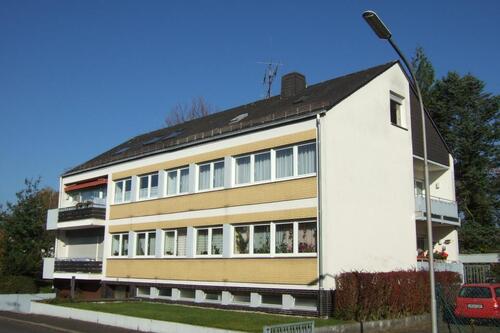 Foto - Dachgeschoss 3,5 Zimmer 110 m² - 850,00 EUR Kaltmiete,