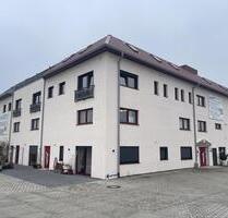 Exklusive Ausstellungsfläche direkt an der Autobahn zu Vermieten - Pastetten