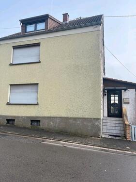 Foto - Voll vermietetes freistehendes Zweifamilienhaus