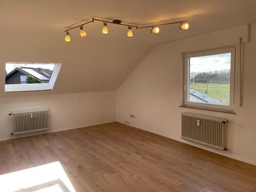 Foto - Lichtdurchflutete 3-Zimmer DG-Wohnung in Sternenfels