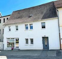 Wohn- und Geschäftshaus - 200.000,00&nbsp;EUR Kaufpreis, ca.&nbsp; 221,00&nbsp;m&sup2; in Querfurt (PLZ: 06268)