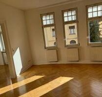 Vermiete hochwertige 4-Zimmer Wohnung mit Dachterrasse - Weimar